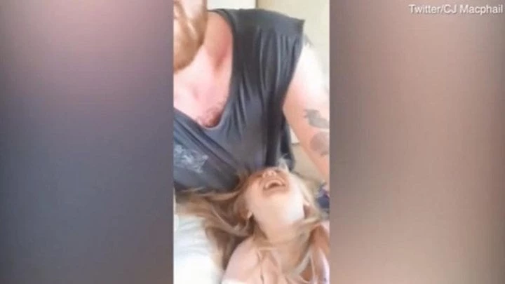 Οι τελευταίες στιγμές του «ξανθού άγγελου» – Χειροπέδες σε 16χρονο – Βρήκαν τη σορό της 6χρονης 2,5 ώρες μετά την εξαφάνισή της (βίντεο)